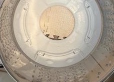 分解洗浄後の洗濯槽。内部までピカピカに（実際の作業より）